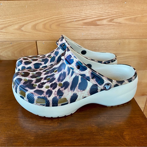 CROCS Leopard Print Classic Animal Remix Platform Clogs - Picture 4 of 7